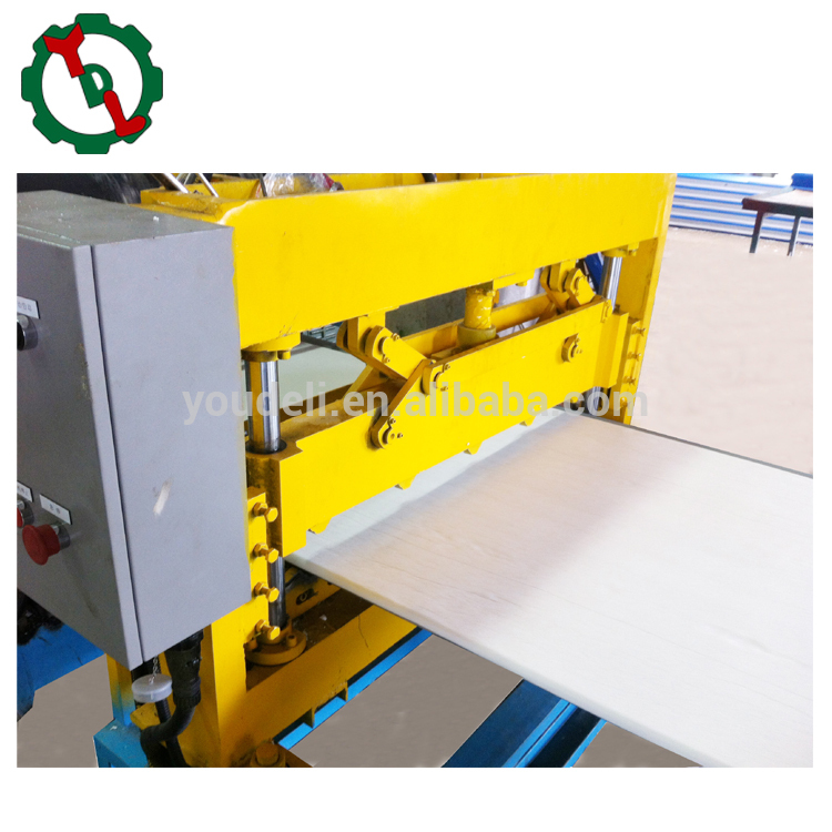 Good Quality Pu Sandwich Roof Panel Foaming Machine With Automatic Cutting